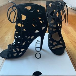 Aldo Figunno open toe lace up booties